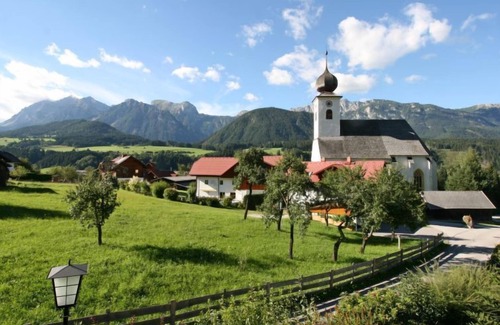 Haus im Ennstal Apartment | Premium mit Sauna & Garten by Interhome