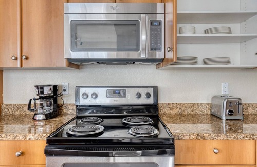 Auzerais - Josefa Apartment | Premium San Jose 1BR w/Pool & Gym, walk to Caltrain, by Blueground