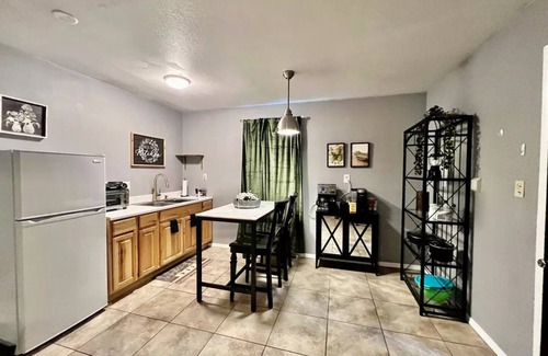 Roswell House | Premium Studio A w/private yard