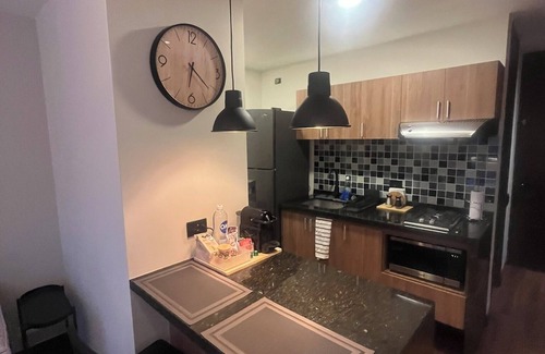 La Aguacatala Apartment | Premium Studio near Oviedo Mall, El Poblado – Balcony, AC & Fast WiFi