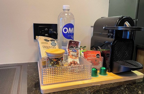 La Aguacatala Apartment | Premium Studio near Oviedo Mall, El Poblado – Balcony, AC & Fast WiFi