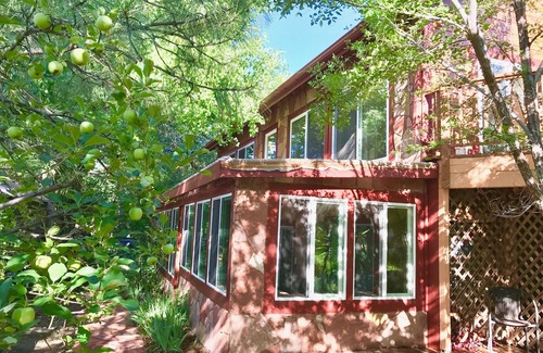 Prescott House | Prescott Paradise! Sunroom Suite in the Heart of the Granite Dells!