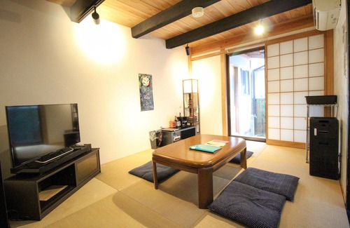 Shimogyo House | Preserved Kyo-Machiya more than 115 years was transformed to an accommodation.