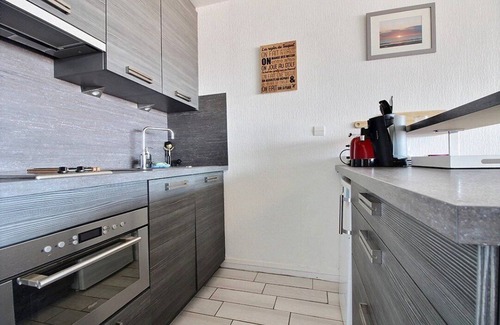 Le Touquet-Paris-Plage Apartment | PRESI 22A01: Studio cabin sea view, residence Le Président, for 2 to 4 people, in LE TOUQUET