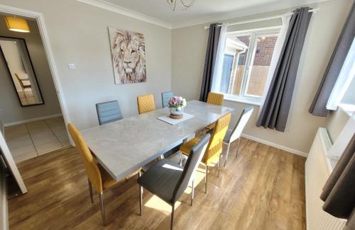 Colchester House | President Road- A Spacious and homely four bed house by Catchpole Stays