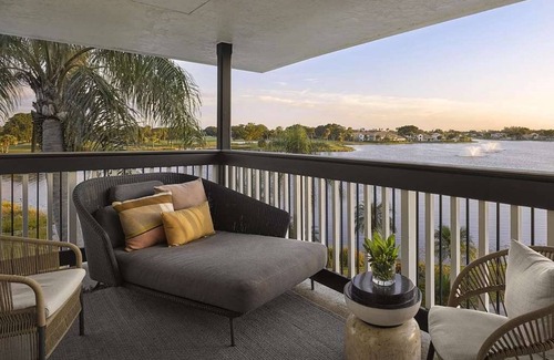 Hunt Club Hotel | Presidential Suite at PGA National Resort & Spa - Minutes to Palm Beach