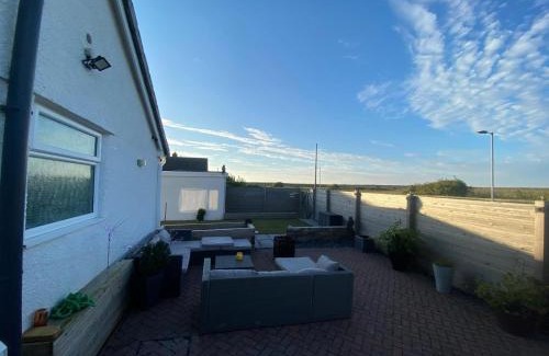 Prestatyn House | Prestatyn 2-Bed Bungalow Sleeps 5 with Hot Tub