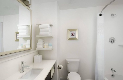 Hattiesburg House | Prestige Haven for Your Loved Ones! Free Breakfast