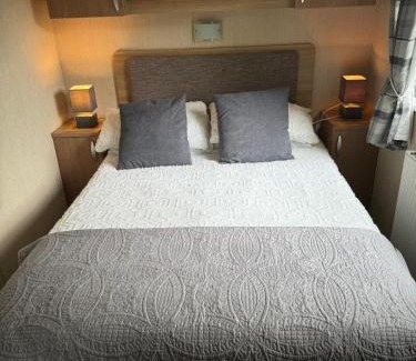 Berwick-upon-Tweed Resort | Prestige Static Caravan on 5 Star Holiday Park