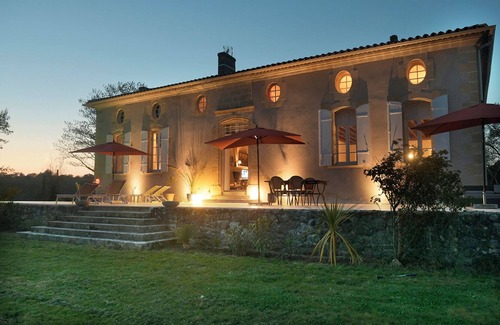 Baigneaux House | Prestigious 18th Century Master House With Swimming po Surrounded by the Vignard