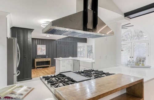 Clarkdale House | Prestigious remodeled ranch w/firepit,, close toTyler Perry & Pinehill Studios