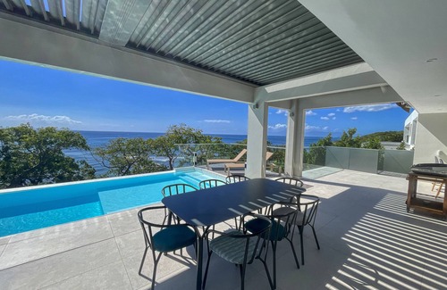Grande-Terre Villa | Prestigious villa KURANDA CAVE