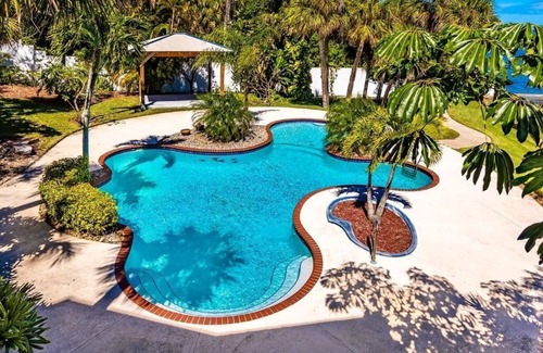 Malabar Villa | Prestigious waterfront Villa