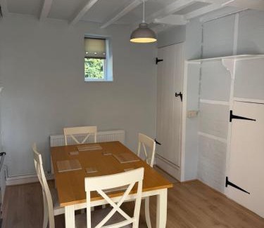 Skirmett House | Pretty 2 Bedroom Cottage in Skirmett with Parking