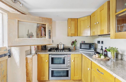 Wadebridge House | Pretty 3 bed, garden & parking, Wadebridge