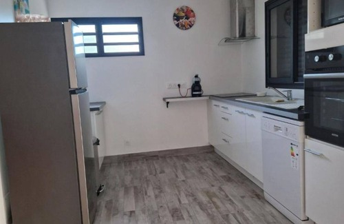 Vieux-Habitants Apartment | Pretty apartment with shared swimming pool less than 1km from the sea