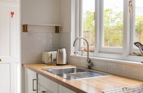 Deal Apartment | Pretty coastal fisherman’s cottage less than a minute walk from Kingsdown Beach.