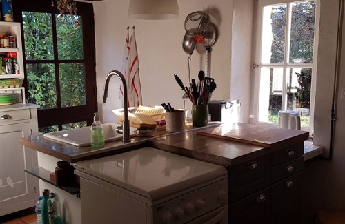 Diges House | Pretty country house with large garden
