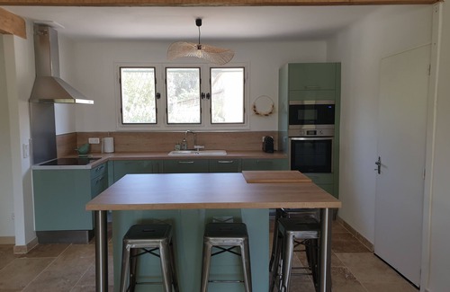 Carpentras Cottage | Pretty country house with swimming pool and garden near VENTOUX
