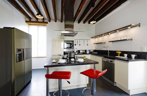 Etais-la-Sauvin House | Pretty house 15 pers heated swimming pool covered private calm