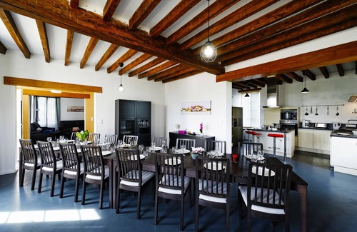 Etais-la-Sauvin House | Pretty house 15 pers heated swimming pool covered private calm