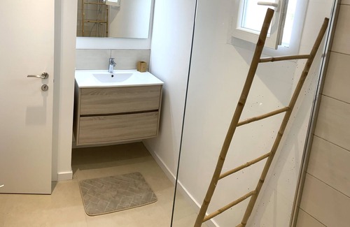 Preconil Villa | Pretty new villa with all modern comforts 9 km from the beaches