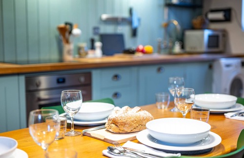 Kelling Cottage | Pretty Norfolk Cottage in Coastal Village - Romantic, Dog & Family Friendly