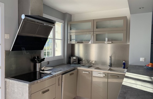 La Londe-les-Maures Villa | Pretty renovated country house for 8 people with swimming pool, air conditioning, near calm sea