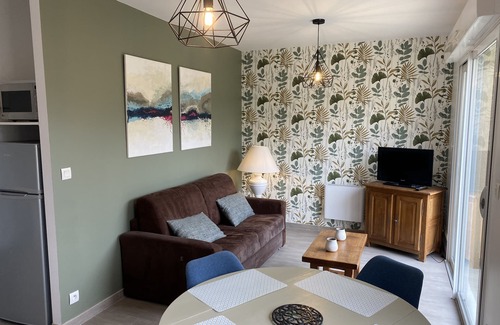 Langrune-sur-Mer House | Pretty seaside house with terrace and south-facing garden. Rated 3*