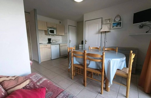 Reallon Apartment | Pretty T2 resort center 6 sleeps in Réallon B25