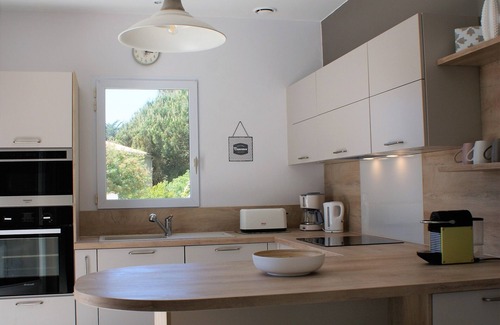 Le Grand-Village-Plage Villa | Pretty Villa with swimming pool, on the edge of the forest, close to the beach