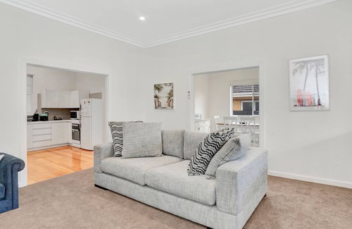 Dromana Cottage | Priceless Position 600 metres to Beach