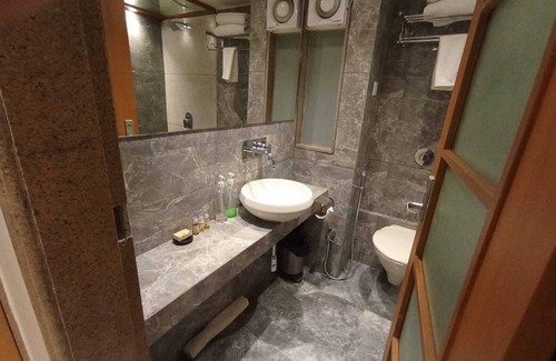 Vadodara Hotel | Pride Biznotel Alkapuri