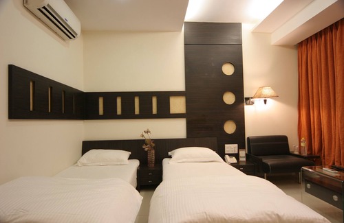 Vadodara Hotel | Pride Biznotel Alkapuri