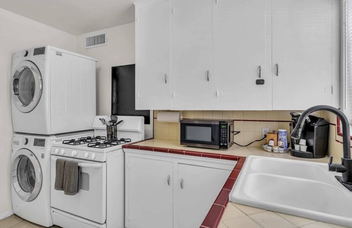 Rincon Heights Apartment | Prime 1BR Stay | Near UofA & Theater Shows