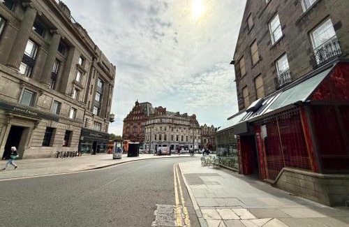 New Town Apartment | Prime Central Edinburgh 1 bed