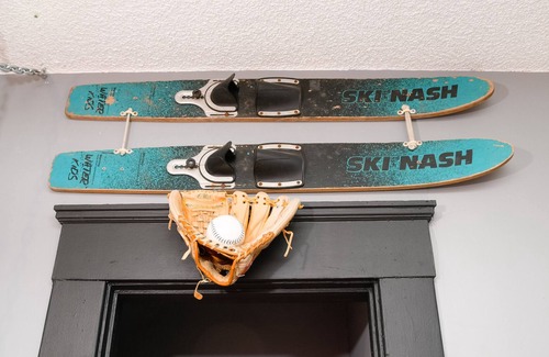 Cortez Hill Apartment | @Prime Downtown Location ~ THE Unique MAN CAVE!