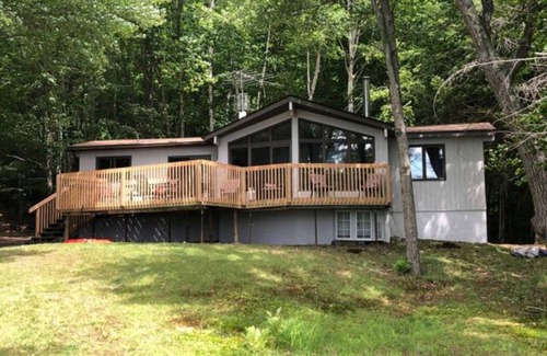 Minett House | Prime Lake Rosseau Location