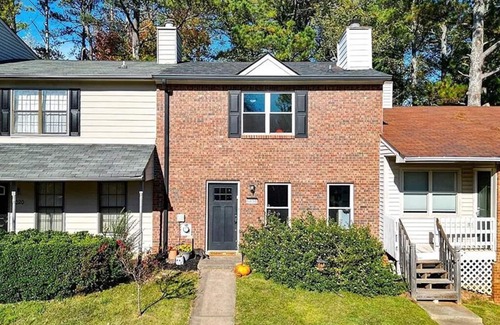 Town Center House | Prime Location!2-bedroom townhome in delightful Kennesaw minutes from KSU