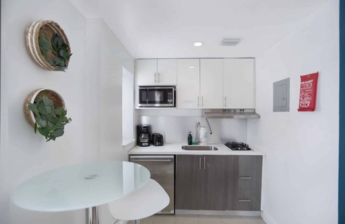 City Center Hotel | Prime Location! 2 Comfortable Units, Garden, Short Drive to Lincoln Road