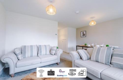 Chester House | Prime Location 4BR 3-Storey House by Harperletting - Driveway, Chester