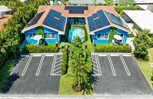 Pompano Beach Apartment | Prime Location Heated Pool Beach Nightlife
