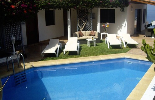 Los Gigantes Villa | Prime Location, Htd Pool, Breathtaking Sea Views nr Beach/Marina, A/C WiFi UKTV