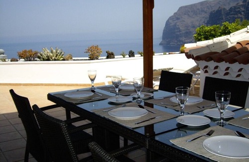 Los Gigantes Villa | Prime Location, Htd Pool, Breathtaking Sea Views nr Beach/Marina, A/C WiFi UKTV