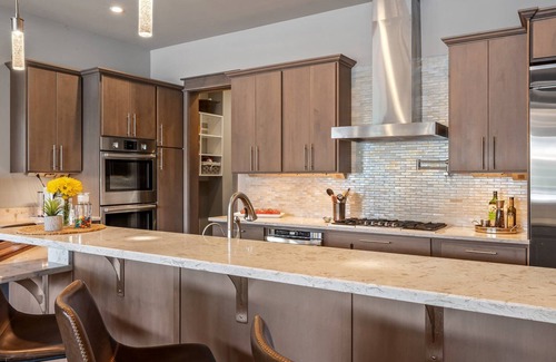 Coeur d'Alene House | PRIME LOCATION, Incredible views! River front Home CdA 2mi to town Spa Sleeps 8