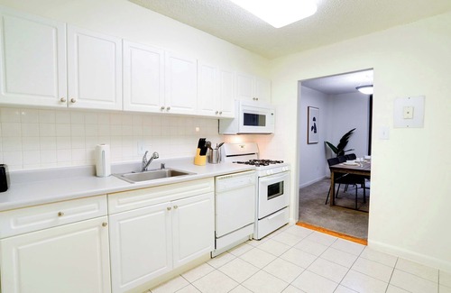 Crystal City Apartment | Prime Location, Metro & Close to Airport!
