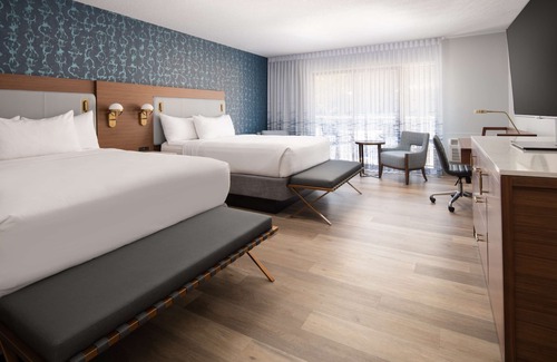 Port Angeles Hotel | Prime Location! Pool, FREE Parking, Pets Allowed, Near Francis Street Park!