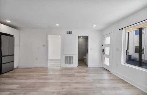 Old East Dallas Apartment | Prime Location | Stylish 1BR Near Dallas Icons