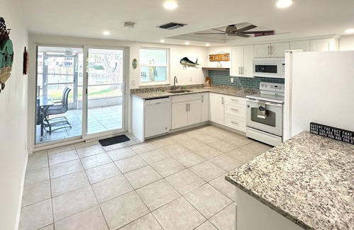Caloosahatchee Villa | Prime Location with Boat dock
