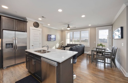Nashville Apartment | Prime Nashville 2BR Condo | Sleeps 6 +Free Parking